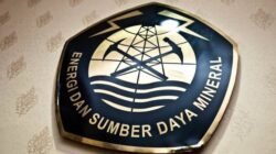 Kementerian ESDM tunda umumkan hasil kajian dugaan tambang ilegal penyebab banjir di Sumatera. Pemerintah pilih fokus pada penanganan korban bencana terlebih dahulu.