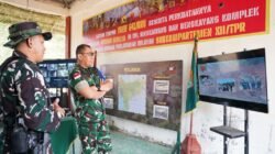 Pangdam XII/Tanjungpura, Mayjen TNI Jamallulael, saat meninjau langsung pelaksanaan latihan terintegrasi dengan skema Operasi Gerilya di Bengkayang Komplek, Selasa (3/12/2025).