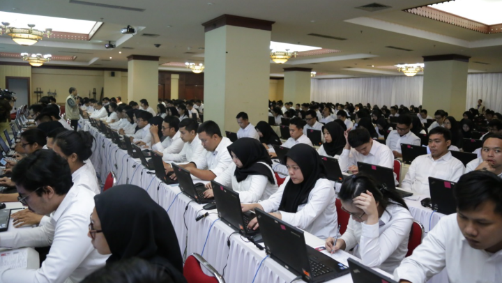 Ilustrasi Pelaksanaan Seleksi CPNS. Menteri PANRB Rini Widyantini sinyalkan Rekrutmen CPNS 2026 fokus pada fresh graduate untuk regenerasi birokrasi. (Dok. Kemenpanrb)
