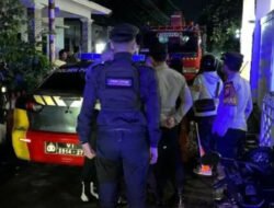 Tronton Nekat Masuk Gang, Warga Pontianak Barat Ngamuk Tolak Proyek Tower