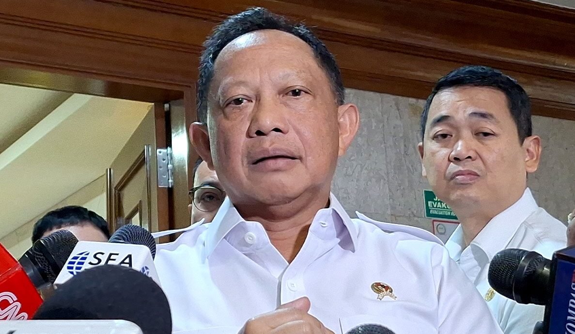 "Pemprov Aceh resmi menyurati UNDP dan UNICEF meminta bantuan penanganan bencana. Mendagri Tito Karnavian mengaku belum membaca surat tersebut dan akan mempelajarinya."