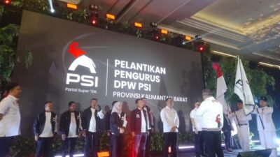 "Ketua Harian DPP PSI Ahmad Ali menegaskan Jokowi adalah patron politik PSI. Dalam wawancara di Pontianak, ia menyebut kritik terhadap Jokowi hanya datang dari para pembenci."