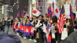 Lebih dari 1.000 warga Kamboja dan Jepang menggelar aksi damai di Tokyo, mendesak penghentian tindakan militer Thailand terhadap Kamboja, Minggu (14/12/2025). (Dok. HO/Faktakalbar.id)