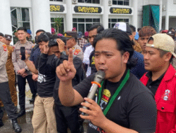 Gelar Aksi Jilid III, Mahasiswa dan Pemuda Mempawah Harga Mati Tolak Rumah Dinas Bupati