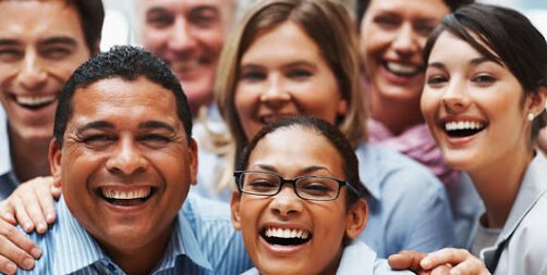 "Pernah membuat janji manis saat senang lalu menyesalinya? Riset menunjukkan kebahagiaan berlebih bisa membuat kita kurang kritis. Simak penjelasan ilmiahnya di sini."