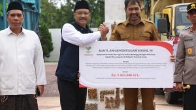 "Terima logistik Rp9 miliar dari Kemensos, Gubernur Mualem akui fokus pada pengungsi yang belum tersentuh bantuan. Simak fakta penanganan banjir Aceh di sini."