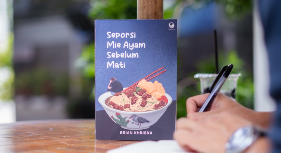 "Merasa lelah dengan tuntutan hidup? Simak 4 alasan kenapa filosofi 'Seporsi Mie Ayam Sebelum Mati' sangat relevan untuk mengingatkan kita akan bahagia yang sederhana."