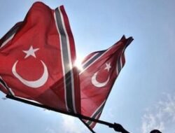 Viral Insiden Bendera Bulan Bintang, Korban Banjir Aceh Menjerit: “Hentikan Politik, Kami Lelah!”