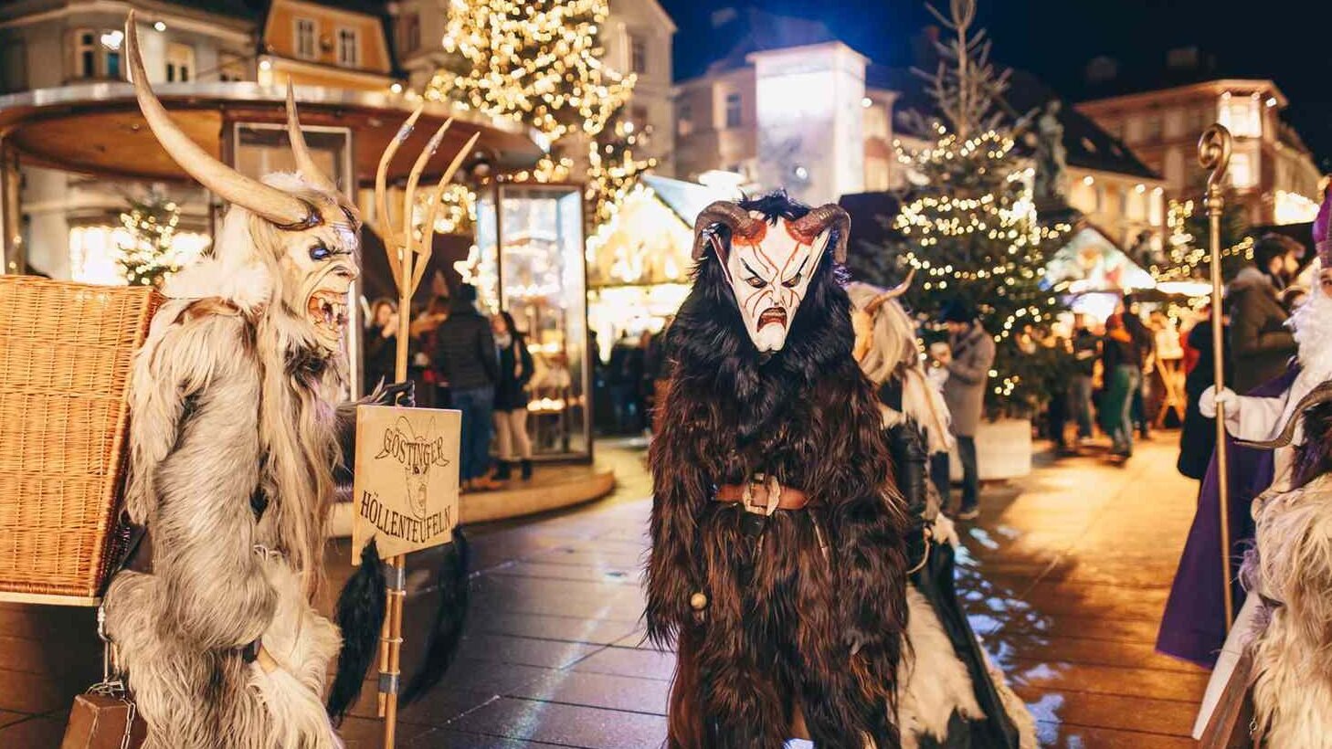 "Bosan dengan cerita manis Natal? Di Austria, ada tradisi unik Krampus yang siap menghukum anak nakal. Simak kisah seram namun seru di balik Krampusnacht."