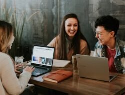 Peneliti Ungkap Kecepatan Bicara Indikator Alzheimer: Kenali Lethologica dan Tanda Fungsi Otak Menurun