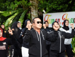 Gandeng PPI dan Pegiat Medsos, Bupati Sujiwo Gelar Senam Bersama dan Beri Motivasi