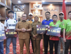 Harumkan Nama Daerah di Kancah Dunia, Bupati Sujiwo Guyur Bonus untuk Atlet Berprestasi