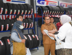 Sidak Malam, Bupati Sujiwo Ultimatum Pelaku Usaha Serdam: Patuhi GSB demi Tata Kota