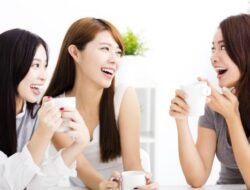 Kata Siapa Extrovert Gak Bisa Slow Living? Ini Cara Menikmati Hidup Tanpa Kehilangan Jati Diri