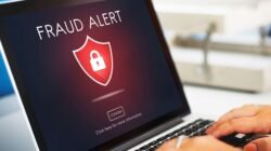 "Mimpi kerja di luar negeri jangan sampai jadi mimpi buruk. Simak 5 ciri lowongan kerja luar negeri palsu, mulai dari modus visa turis hingga biaya tak masuk akal."