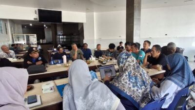 "Masyarakat Sipil Aceh mendesak Presiden tetapkan banjir Sumatera sebagai bencana nasional. Penanganan dinilai lamban, ribuan warga terisolir, dan logistik menipis. "