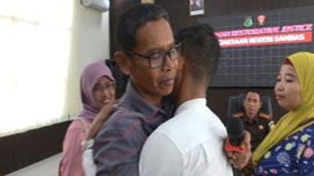 Suasana ekspose virtual persetujuan Restorative Justice perkara lakalantas Kejari Sambas yang dipimpin oleh Kajati Kalbar dan disetujui oleh Jampidum Kejagung RI, Selasa (9/12/2025).