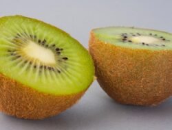 10 Makanan Peningkat Kolagen Alami: Ahli Gizi Ungkap Lebih Efektif dari Suplemen Mahal