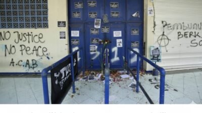 Grafiti bertuliskan No Justice No Peace dan A.C.A.B di Stadion Kanjuruhan, Jawa timur (Dok. Ist)