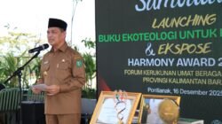 Gubernur Kalimantan Barat, Ria Norsan, saat memberikan sambutan dalam acara peluncuran Buku Ekoteologi dan Harmony Award 2025 FKUB Kalbar di Pontianak, Selasa (16/12/2025).