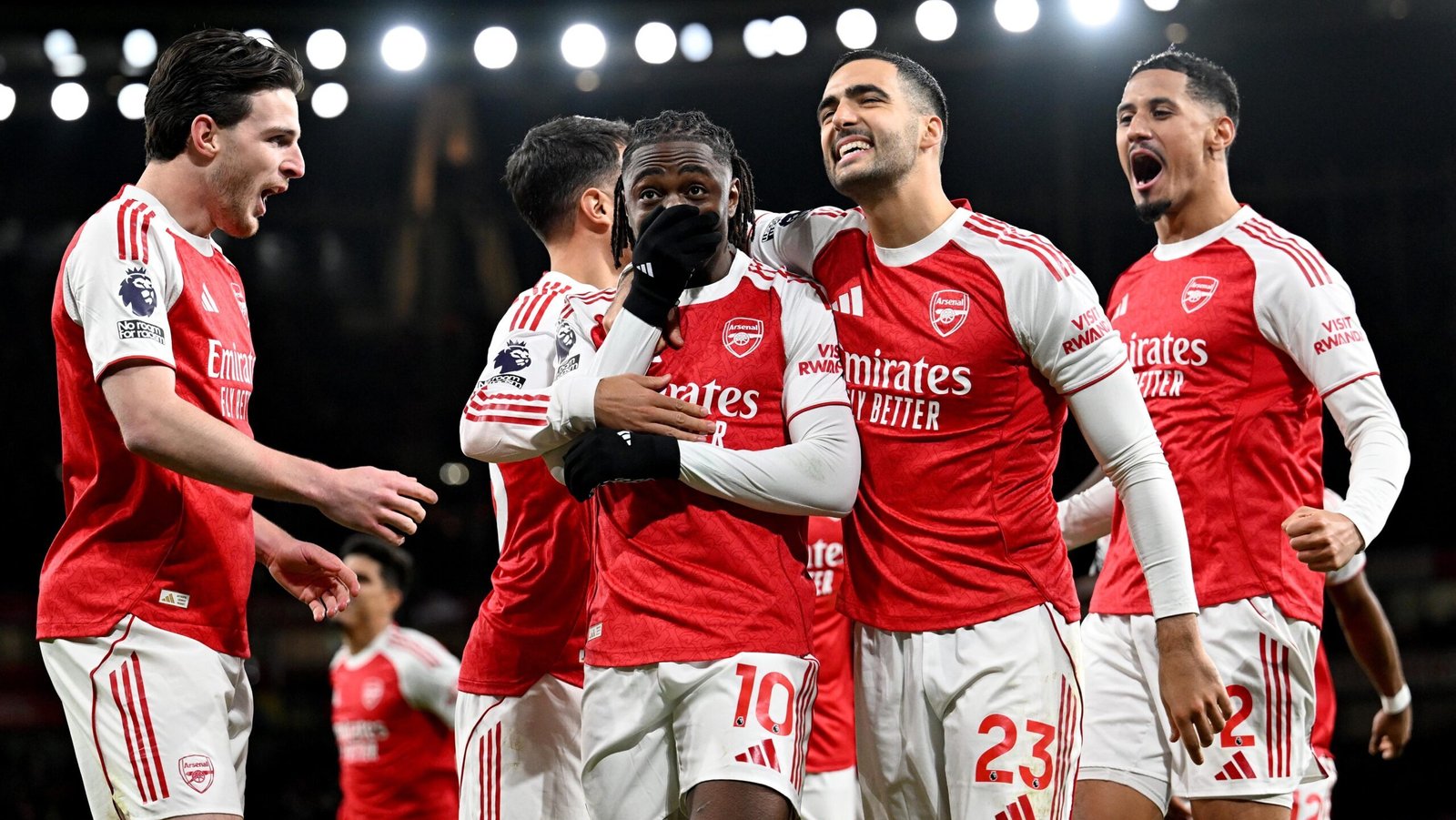 Arsenal Libas Aston Villa 4-1, Puncaki Liga Inggris