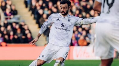 Setan Merah sukses mencuri tiga poin dari kandang Crystal Palace berkat Kemenangan Manchester United dengan skor akhir 2-1.