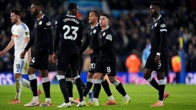 Leeds United menorehkan kemenangan gemilang atas Chelsea dengan skor 3-1 pada pekan ke-14 Premier League 2025/2026 di Elland Road.