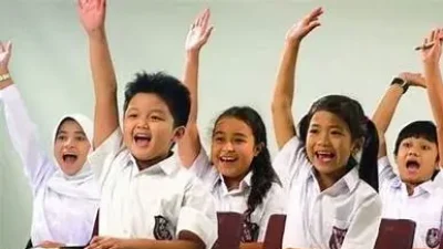Ilustrasi suasana sekolah jelang pembagian rapor. Berdasarkan kalender pendidikan, jadwal libur sekolah semester ganjil di sebagian besar provinsi akan dimulai pada pekan ketiga Desember 2025. (Dok. iailm.ac.id)