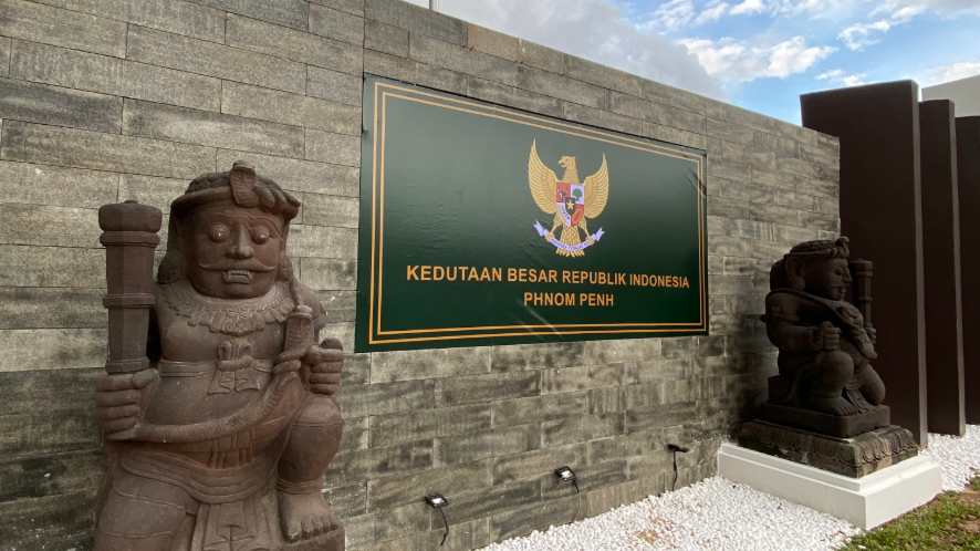 KBRI Phnom Penh yang berisi imbauan dan panduan Lapor Diri bagi WNI di Kamboja menyusul situasi keamanan di perbatasan, tertanggal 11 Desember 2025. (Dok. Google Maps)