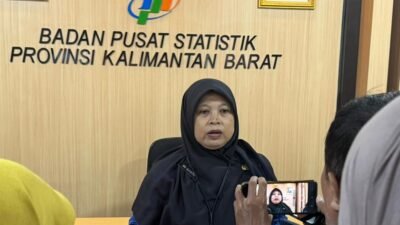"IPM Kalbar 2025 naik jadi 72,09 berstatus Tinggi. Namun, Kalbar terpuruk di peringkat 31 nasional. Simak data BPS terkait indikator yang membaik dan stagnan."