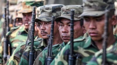 Barisan tentara junta militer Myanmar. Rezim militer terus menghadapi perlawanan sengit sejak kudeta tahun 2021. (Dok. Ist)