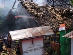 Pondok Makan Pak Nur Singkawang Hangus Dilahap Si Jago Merah