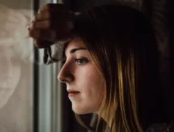 Dibalik Ceria, Ini 6 Kelemahan Orang Extrovert yang Jarang Disadari