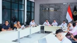 Kepala Kantor Imigrasi Kelas II TPI Sanggau, Kizlar Assad, saat memaparkan capaian kinerja tahun 2025 meliputi peningkatan PNBP dan inovasi layanan digital, sebelum masa rotasi jabatannya.
