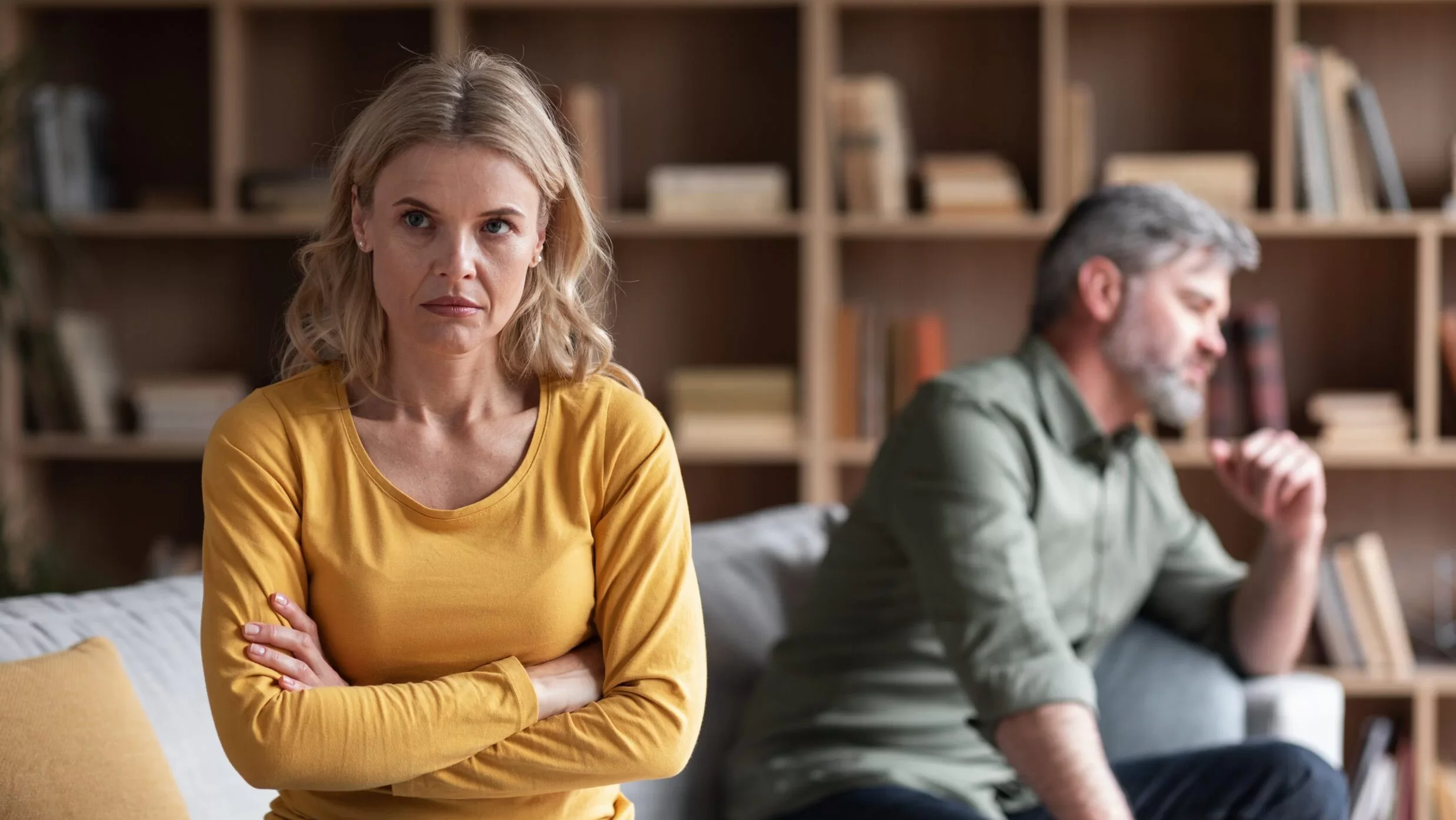 "Silent treatment sering dianggap buruk. Namun dalam situasi toxic, memilih diam bisa menyelamatkan mental Anda. Simak 5 keuntungan tak terduga dari aksi diam ini."