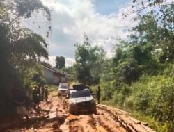 Kondisi Jalan Rusak Parah, Warga Kayan Hilir Sintang Tagih Janji Pemerintah Soal Perbaikan Jalan