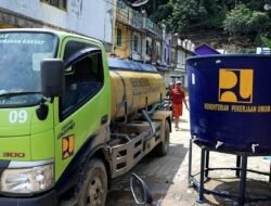 Krisis Air Akibat Banjir, Pemkab Tapanuli Tengah Kerahkan Mobil Tangki Operasi 24 Jam