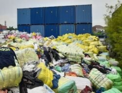 Bareskrim Polri Bongkar Sindikat Impor Pakaian Bekas Ilegal Senilai Rp 669 Miliar