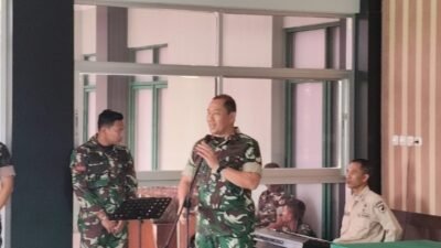 Pangdam XII/Tanjungpura, Mayjen TNI Jamallulael, saat memberikan keterangan pers dalam acara silaturahmi akhir tahun bersama awak media di Pontianak, Rabu (17/12/2025).