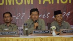 "KPU Ketapang mendesak partai politik segera memutakhirkan data di Sipol semester II 2025. Sinkronisasi data anggota yang meninggal dunia menjadi sorotan utama. "