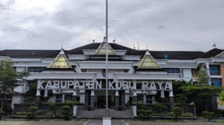 Gedung Kantor Bupati Kubu Raya tempat tujuh ASN resmi diberhentikan akibat pelanggaran disiplin berat tidak masuk kerja. (Dok. Ist)