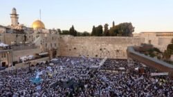"Puluhan pemukim Israel memasuki kompleks Al-Aqsa dan melakukan ritual Talmud saat Hanukkah. Aksi ini dinilai melanggar kesepakatan Status Quo yang berlaku."