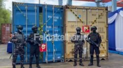 "Dua kontainer rokok ilegal asal Kamboja disita di Pelabuhan Dwikora Pontianak. Pengirim dan penerima fiktif, potensi kerugian negara capai Rp 34,8 miliar."