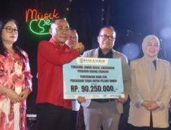 Dukung Ekonomi Kerakyatan, Bank Kalbar Kucurkan CSR Rp90 Juta untuk UMKM Pusat Kuliner Serdam