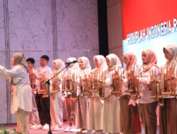 Serahkan Penghargaan Adiwiyata 2025, Ria Norsan: Sekolah Harus Cetak Generasi Hijau dan Sadar Iklim