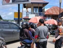 Aktivitas Pasar Sekadau Meningkat, Polisi Lakukan Pengaturan Arus Lalu Lintas