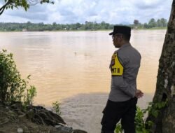 Waspada Cuaca Ekstrem, Debit Air Sungai Kapuas Jadi Atensi Aparat di Meliau