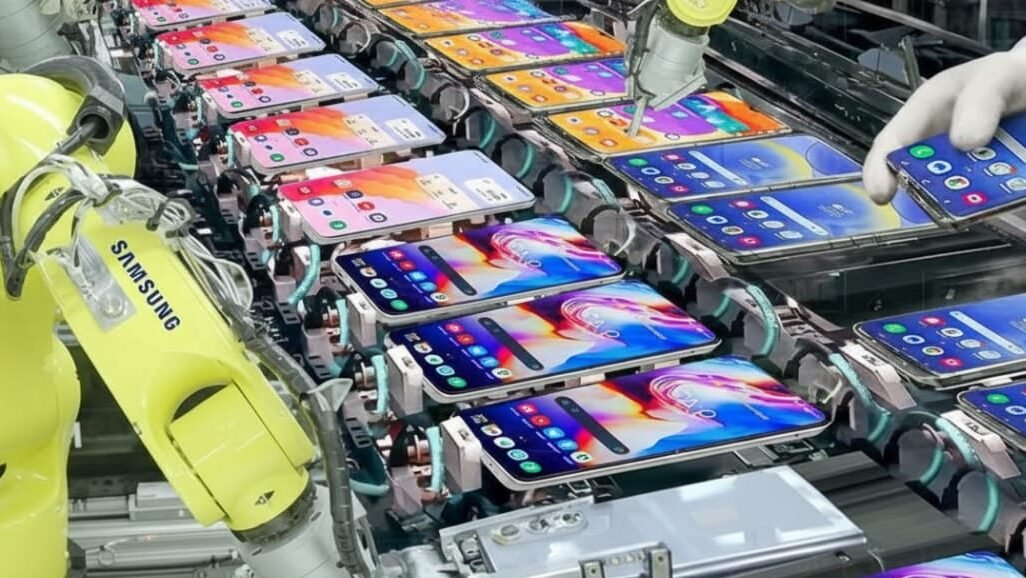 Produksi smartphone di perusahaan Samsung (Dok. Ist)