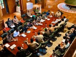 Usai Tinjau Bencana, Prabowo Panggil Menteri ke Hambalang: Bahas Huntara hingga Diskon Tiket Liburan