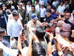 “Kami Tidak Akan Meninggalkanmu,” Janji Prabowo di Depan Pengungsi Banjir Langkat